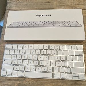 Apple Bluetooth and Wireless Magic Keyboard - NEW